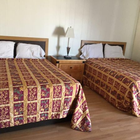 River Valley Inn Нийдълс Екстериор снимка