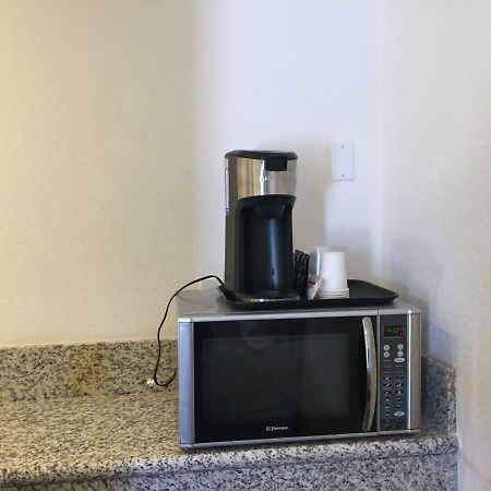 River Valley Inn Нийдълс Екстериор снимка
