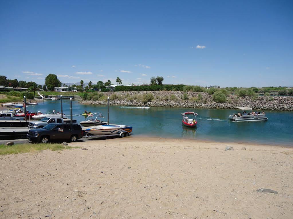 River Valley Inn Нийдълс Екстериор снимка