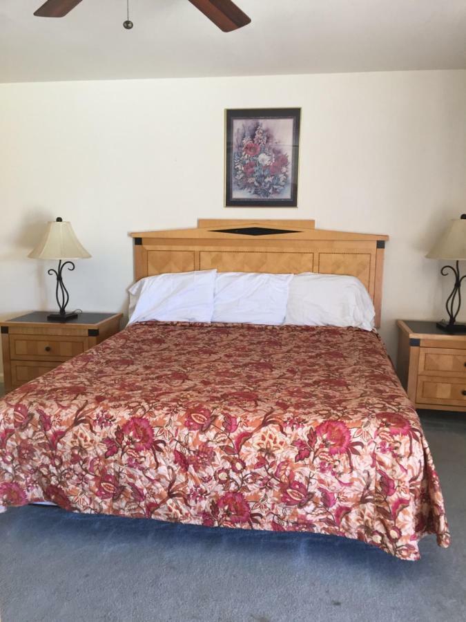 River Valley Inn Нийдълс Екстериор снимка
