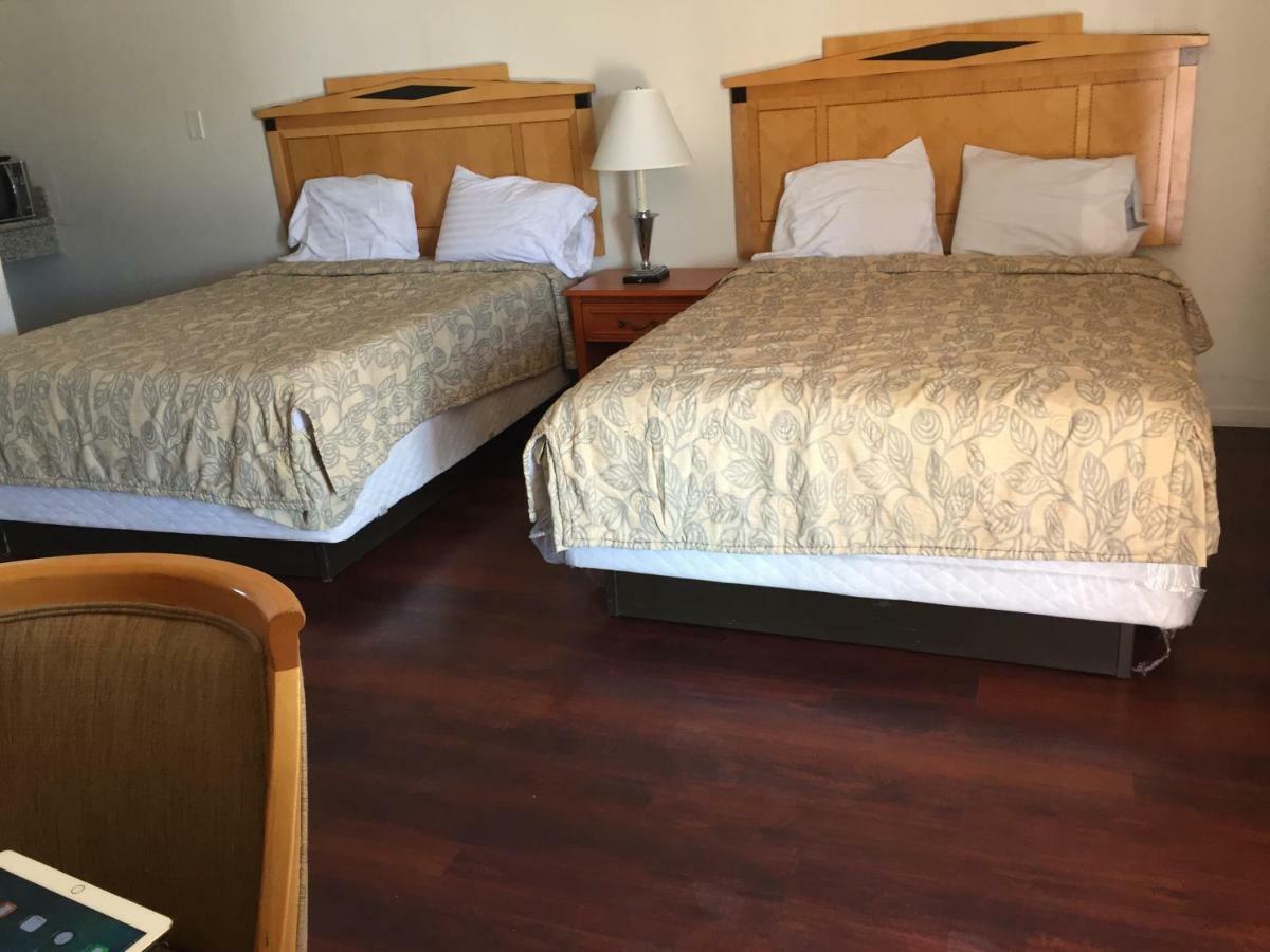 River Valley Inn Нийдълс Екстериор снимка